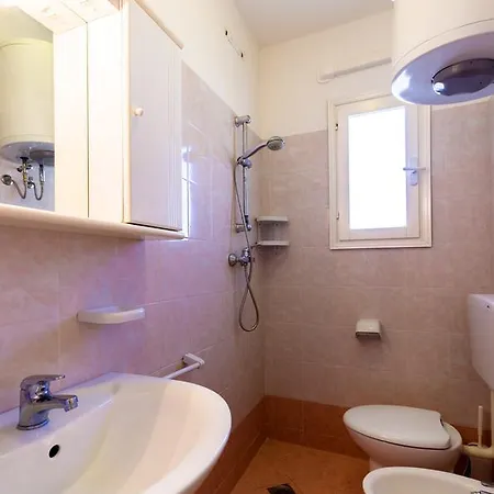 Condominio Ivana דירה *